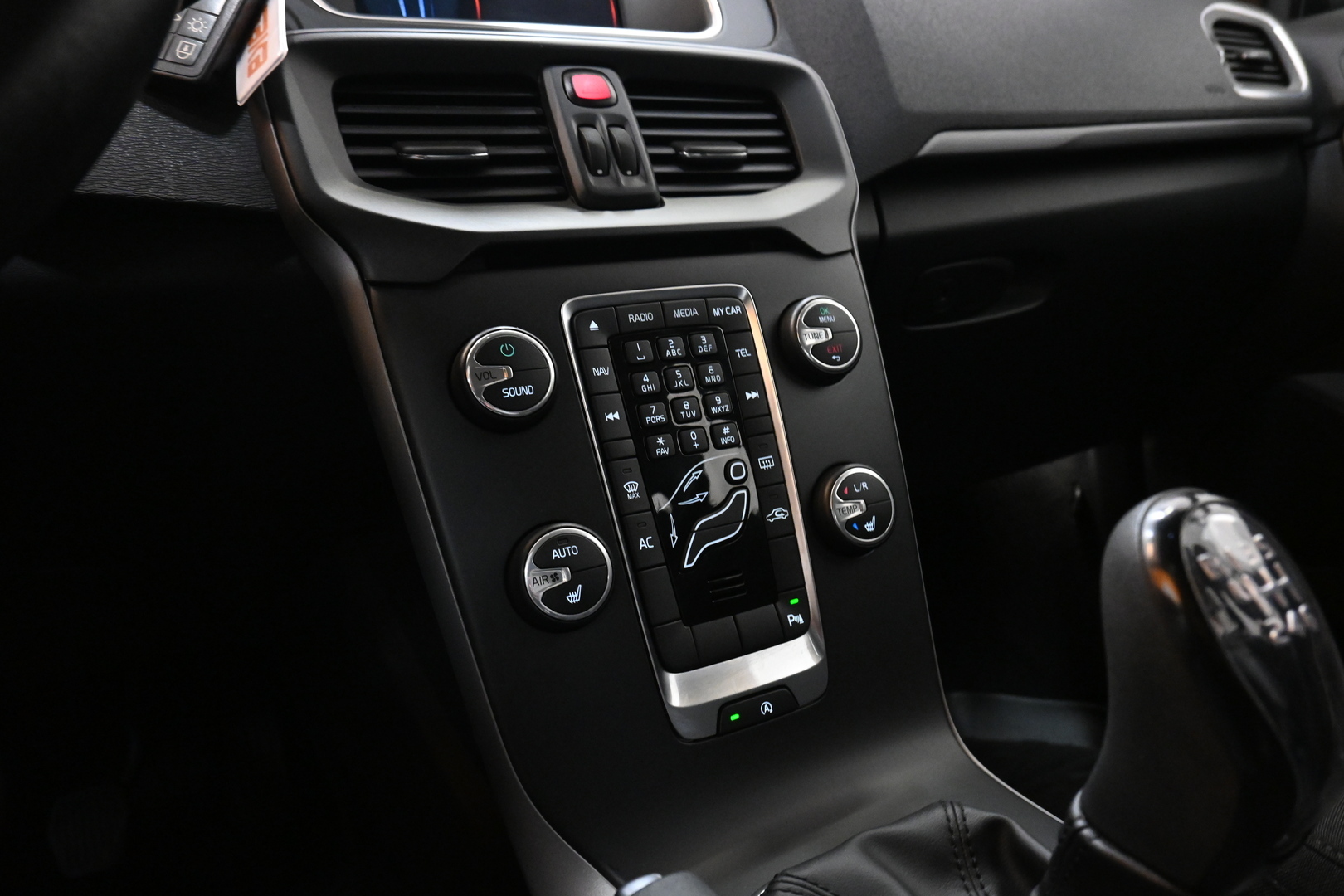 VOLVO V40 2014