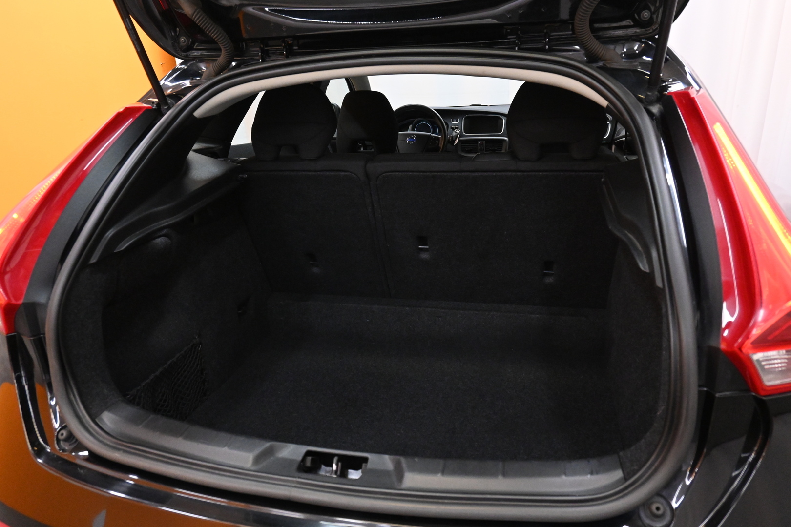 VOLVO V40 2014