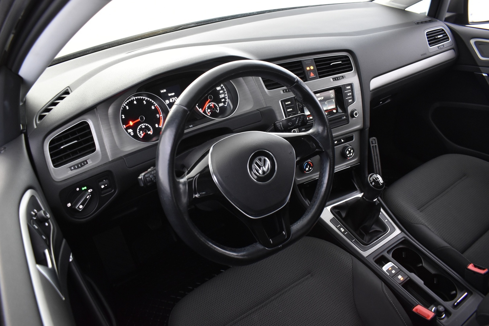 VOLKSWAGEN Golf 2016