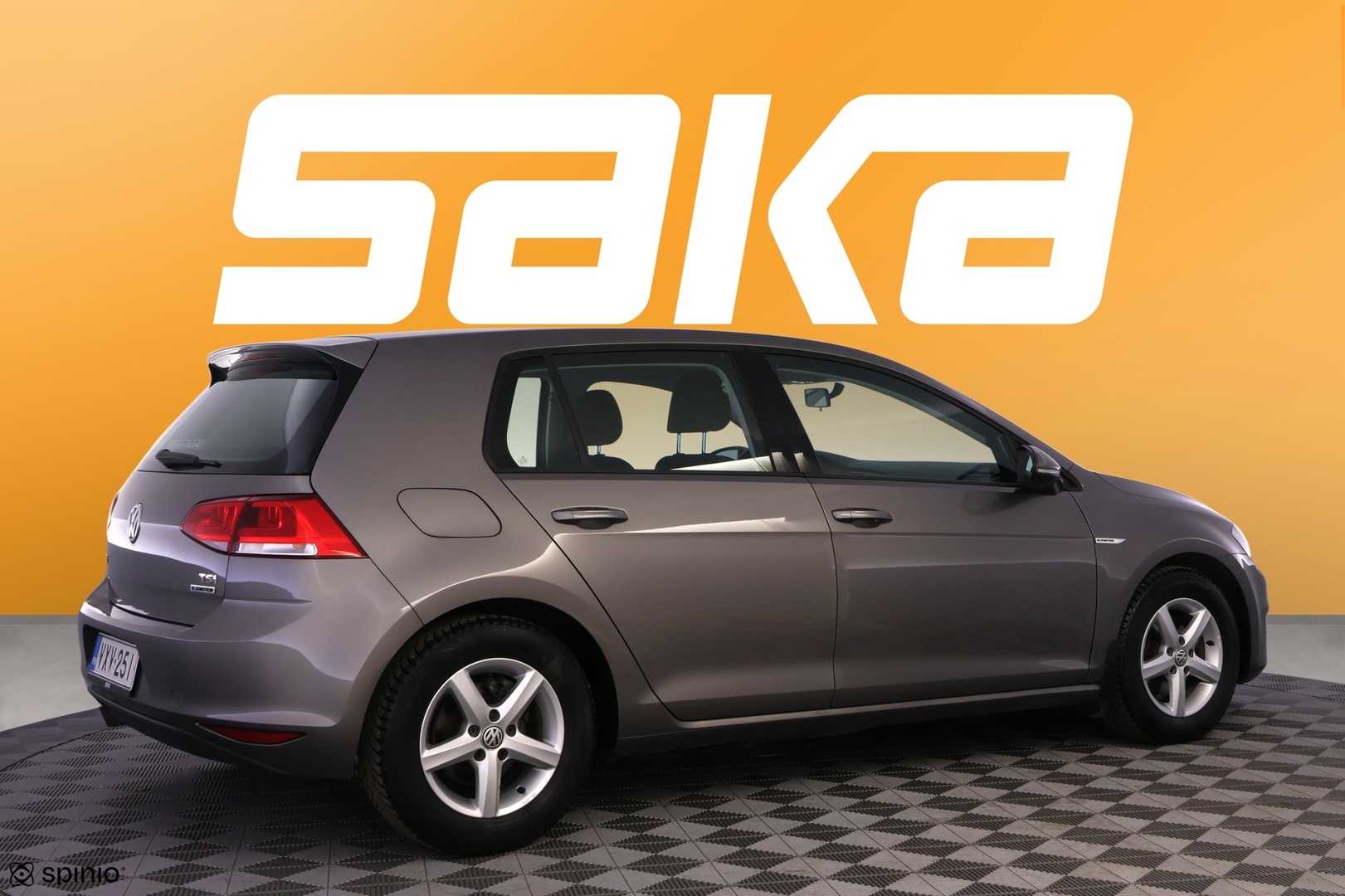 VOLKSWAGEN Golf 2016