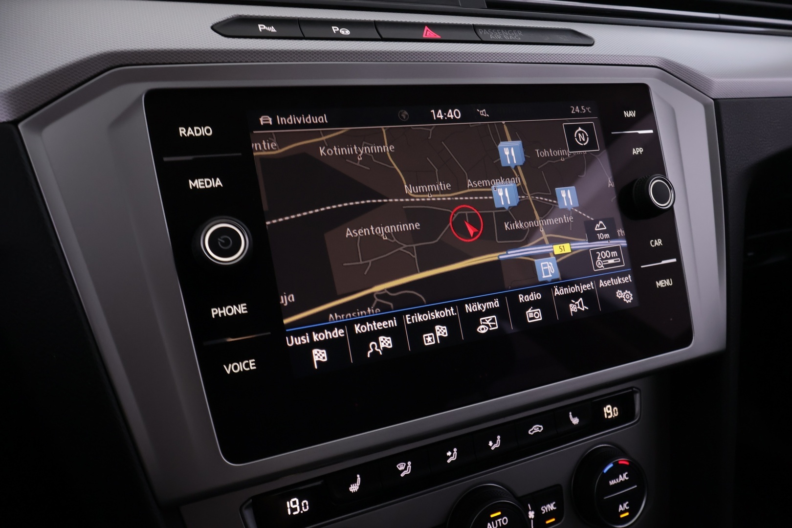 VOLKSWAGEN Passat 2018