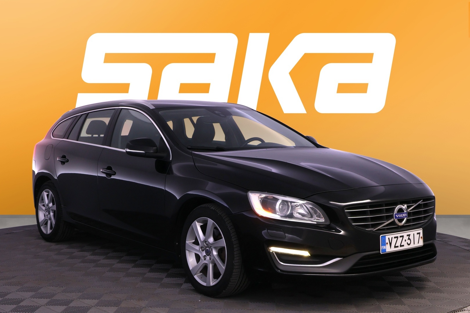 VOLVO V60 2015