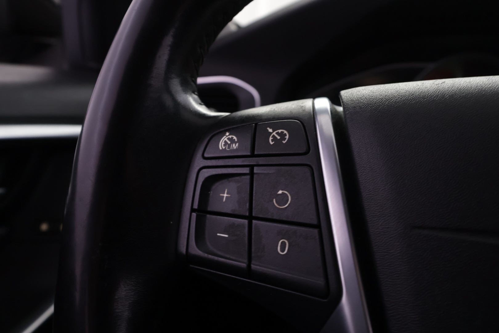 VOLVO V60 2015