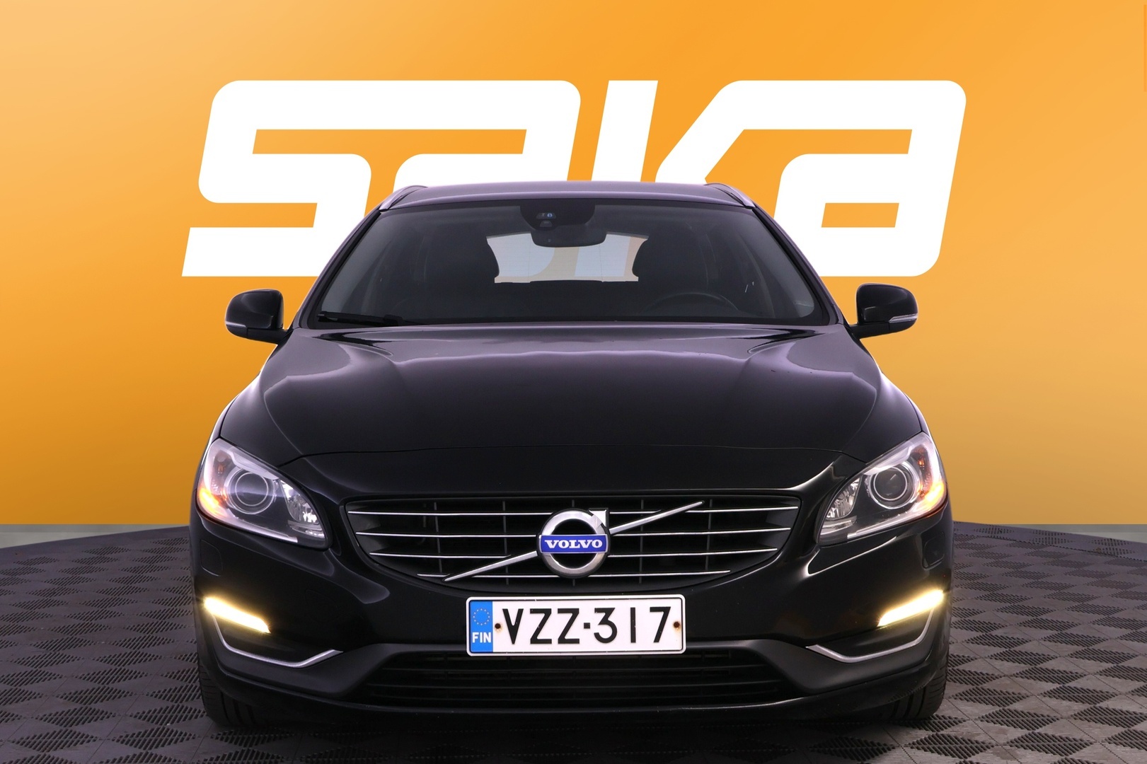 VOLVO V60 2015