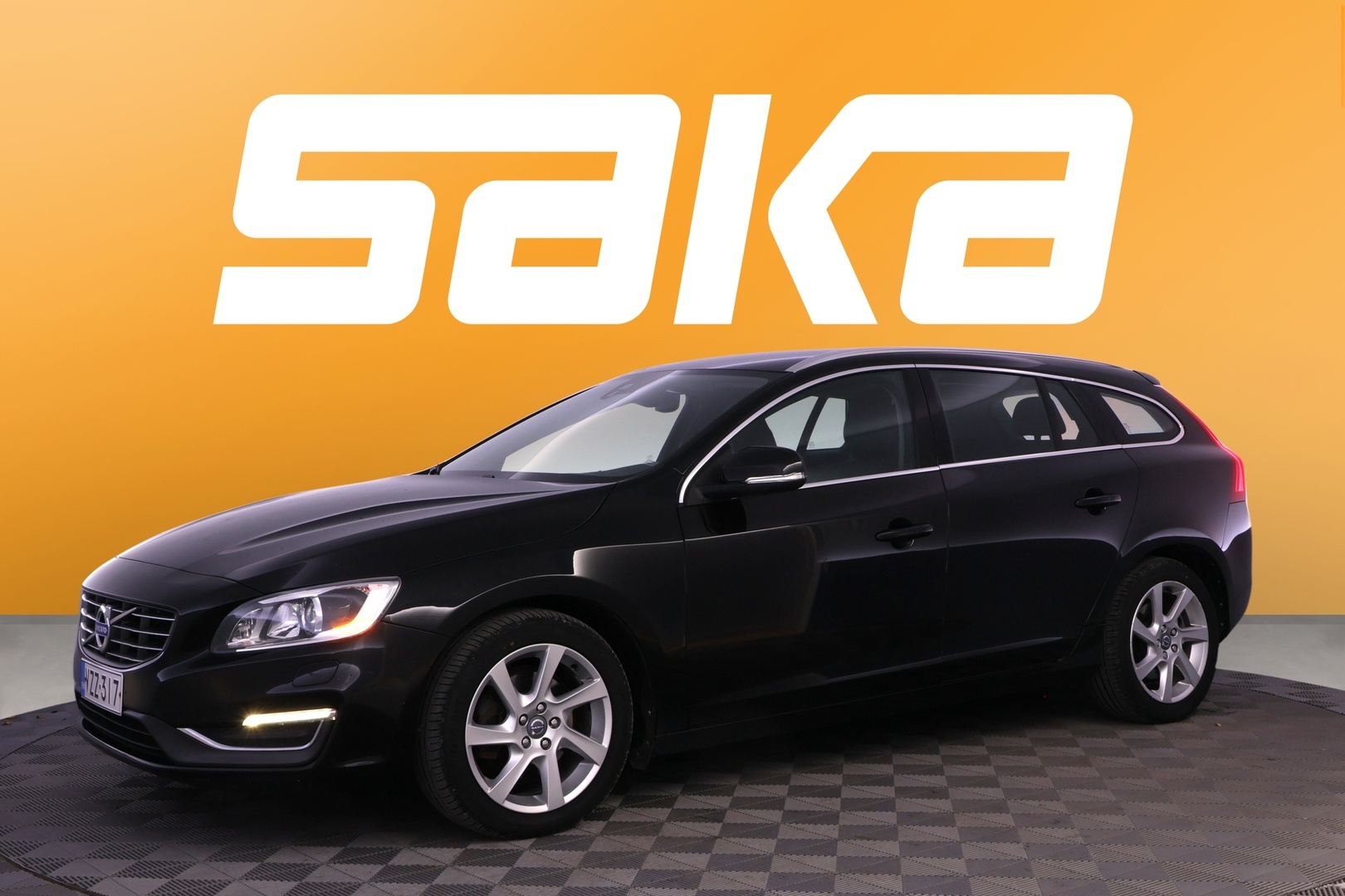 VOLVO V60 2015