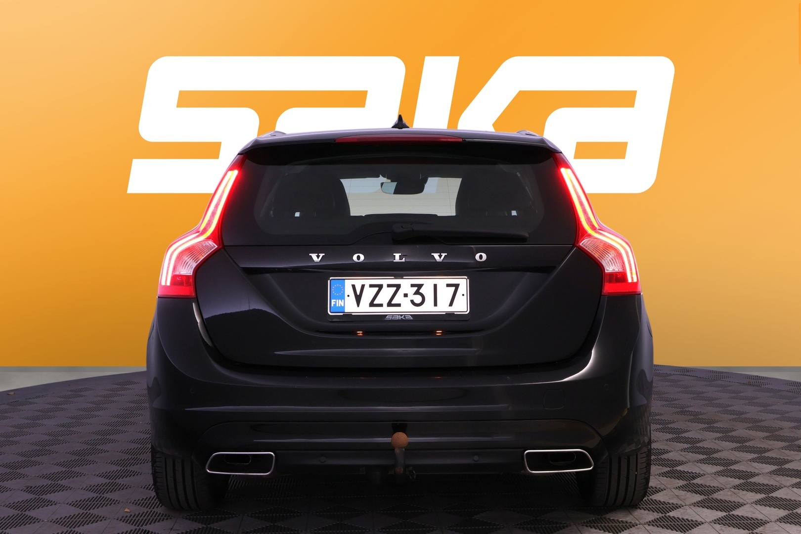 VOLVO V60 2015