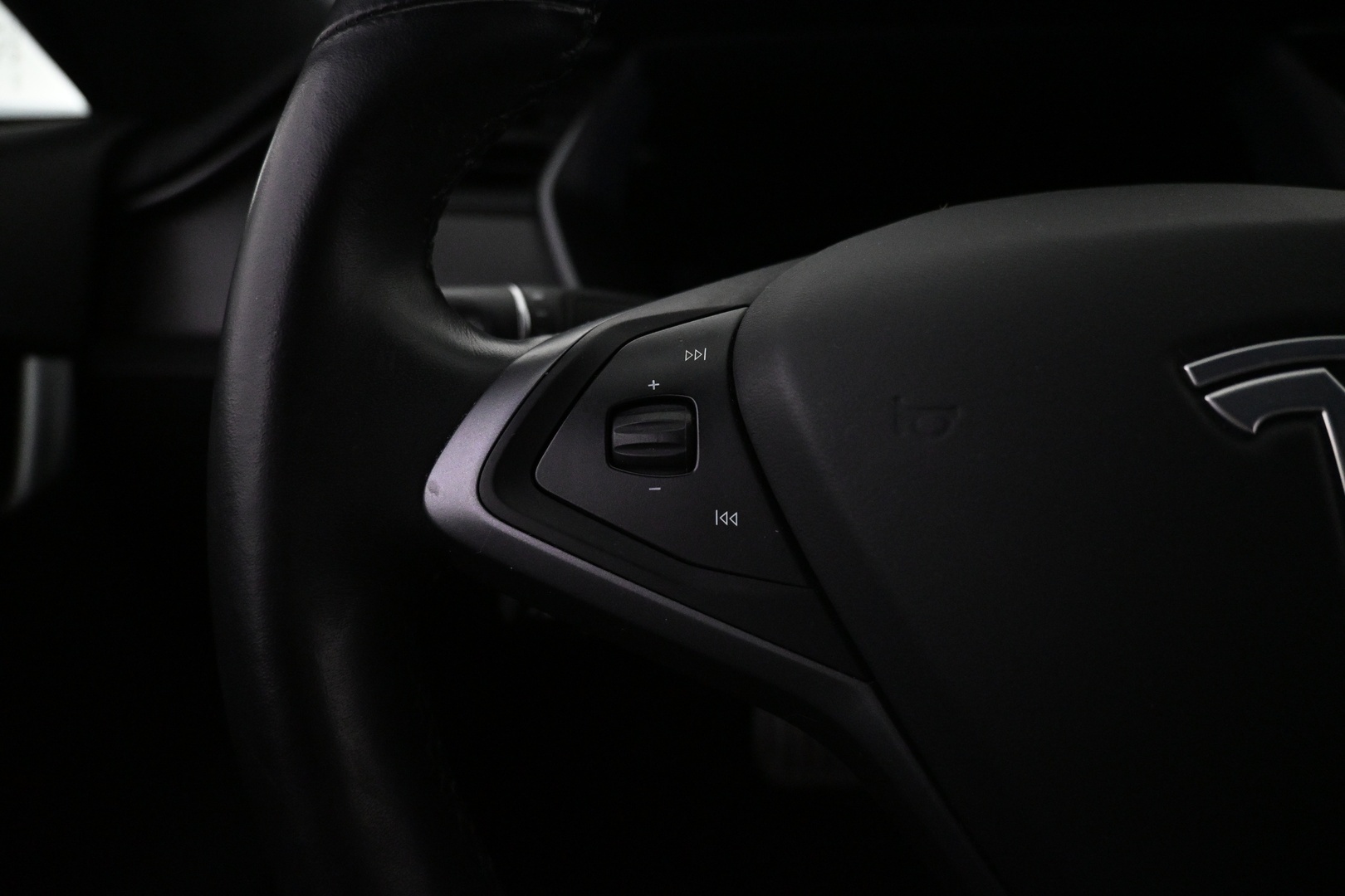 TESLA Model S 2019