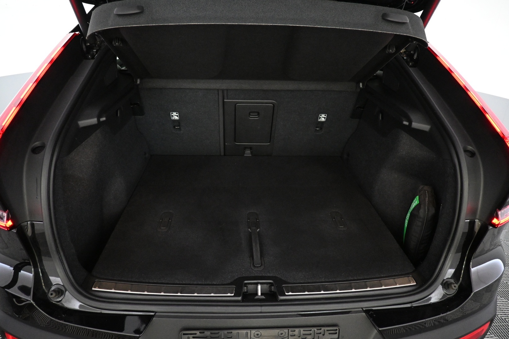 VOLVO C40 2024