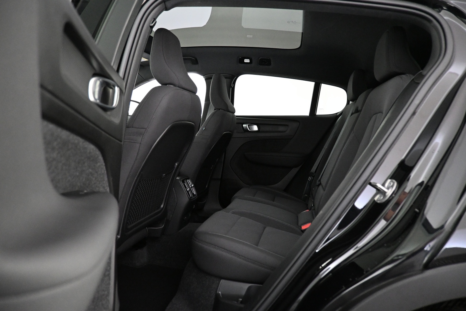 VOLVO C40 2024