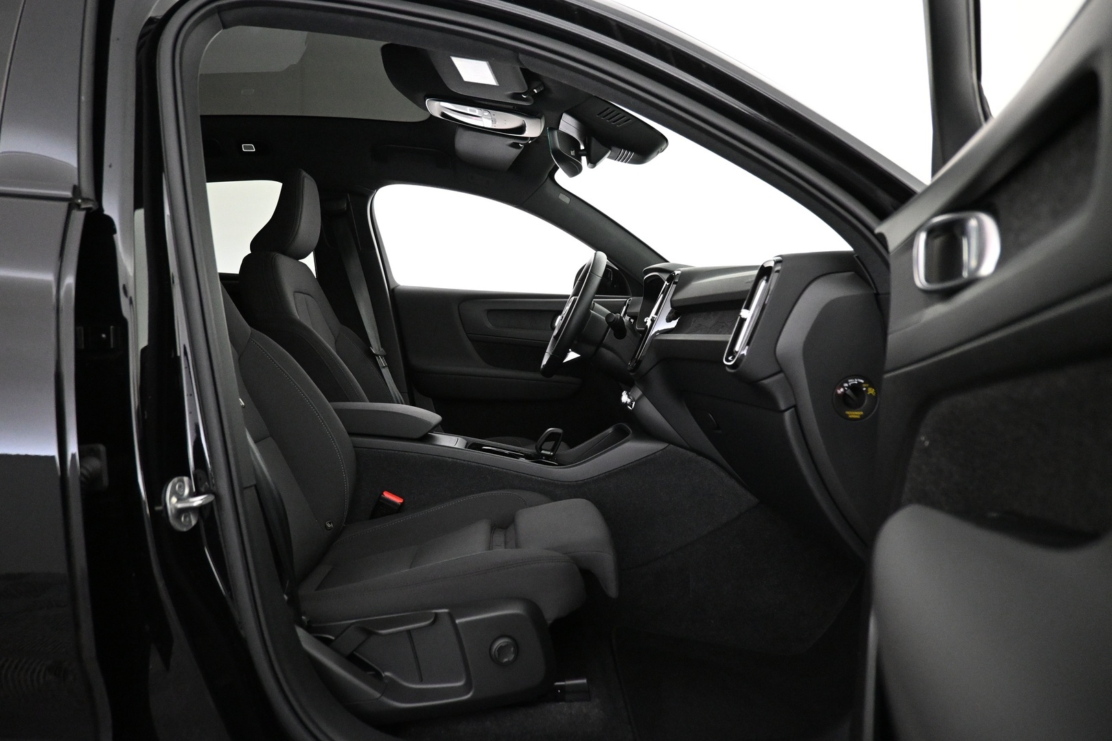 VOLVO C40 2024