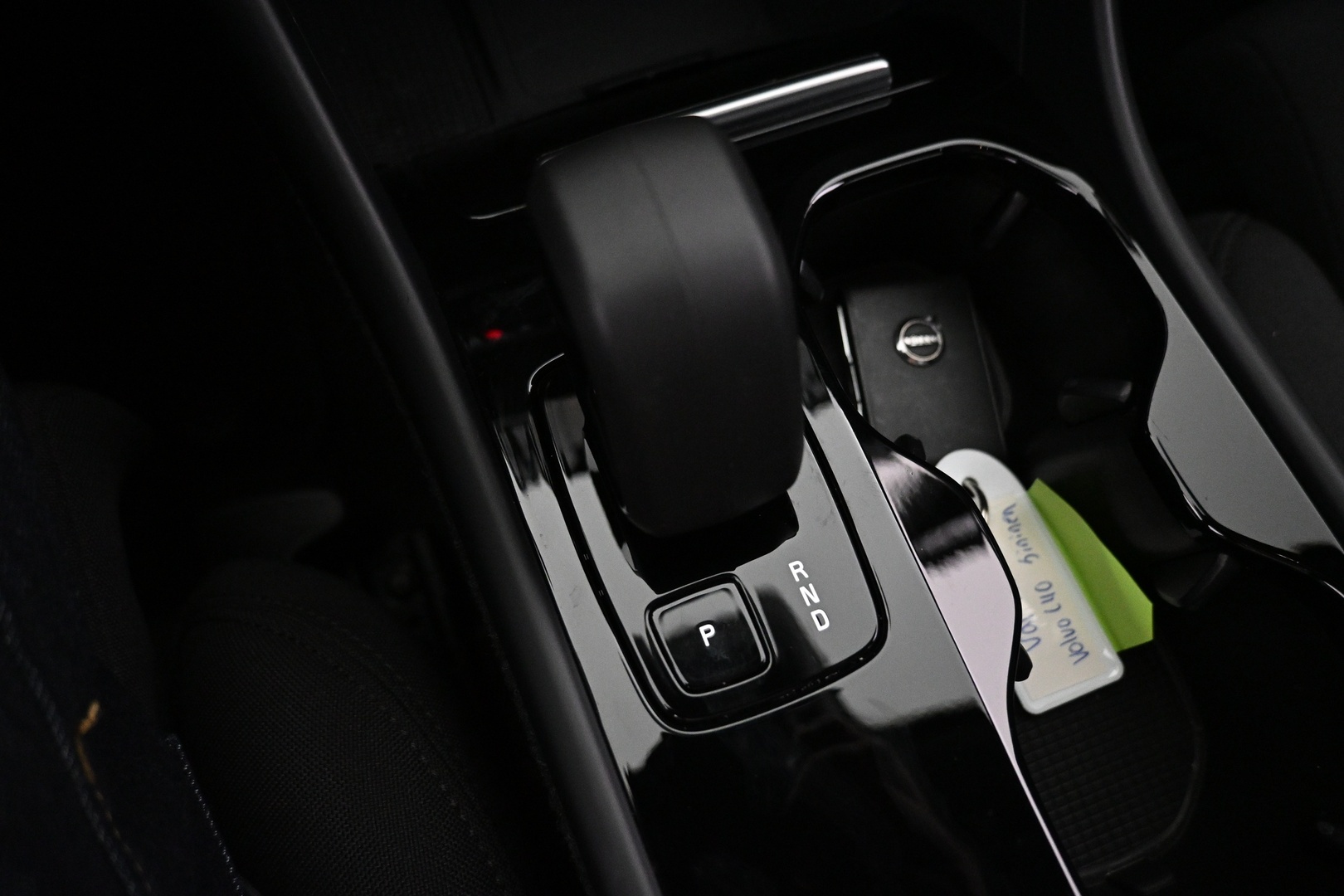 VOLVO C40 2024