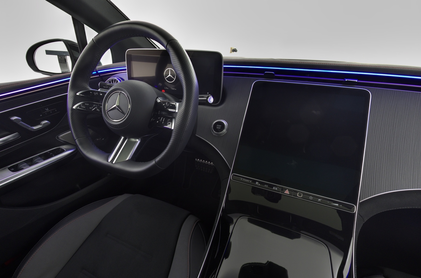 MERCEDES-BENZ EQE 2023