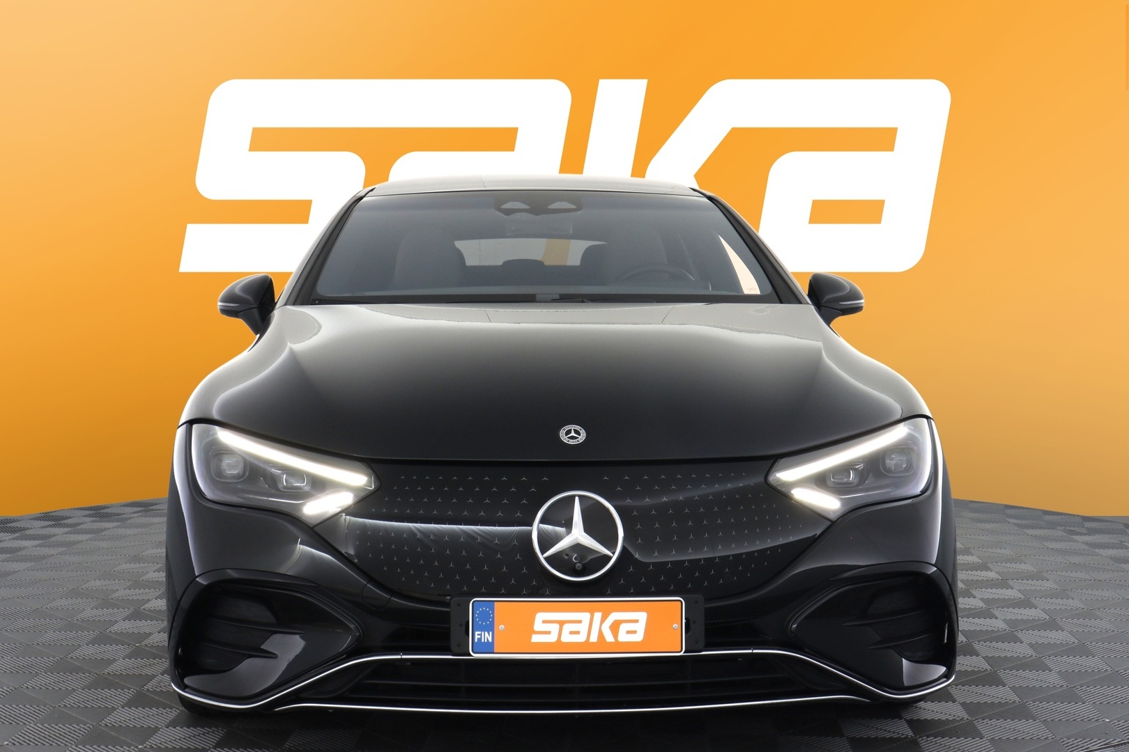 MERCEDES-BENZ EQE 2023