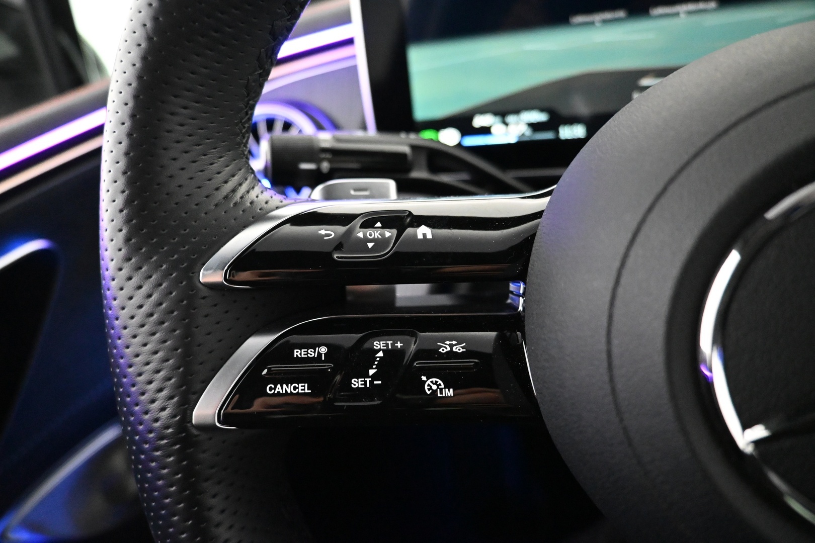 MERCEDES-BENZ EQE 2023