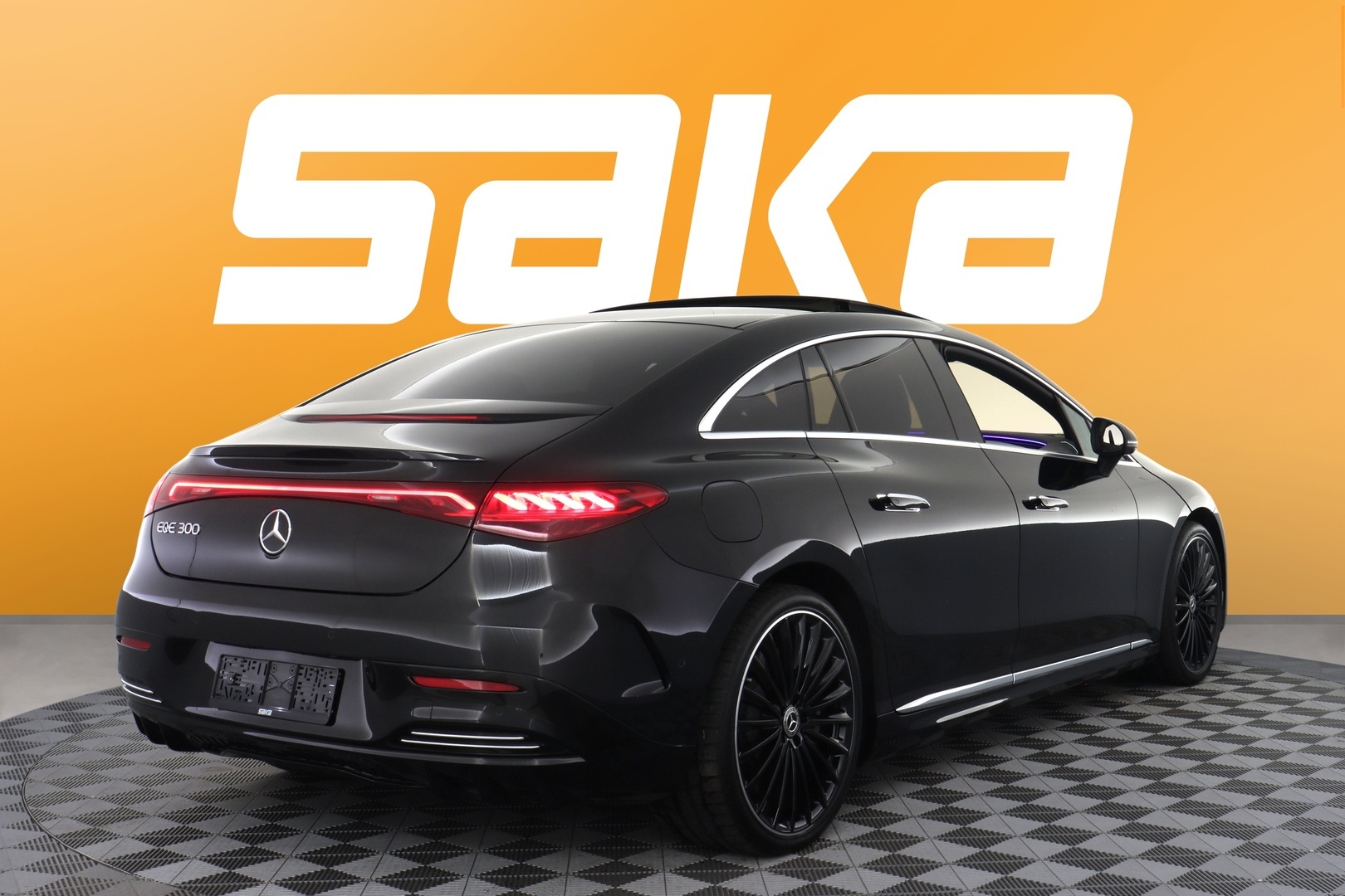 MERCEDES-BENZ EQE 2023