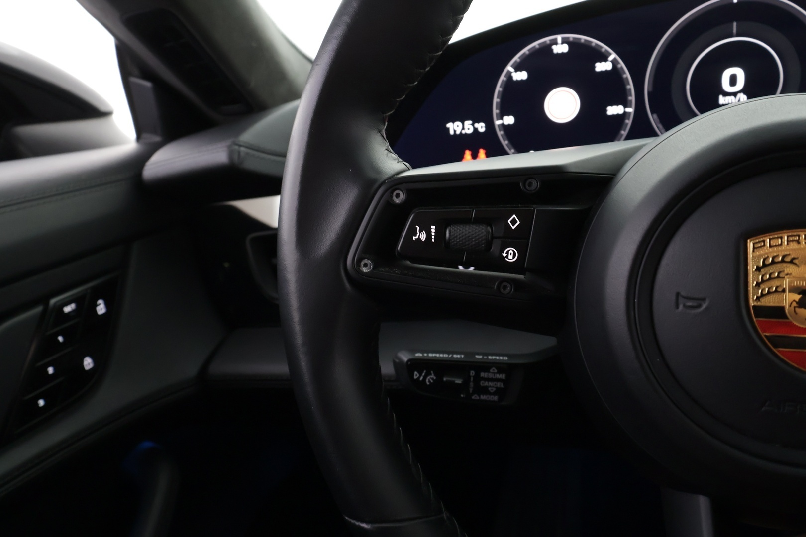PORSCHE Taycan 2021
