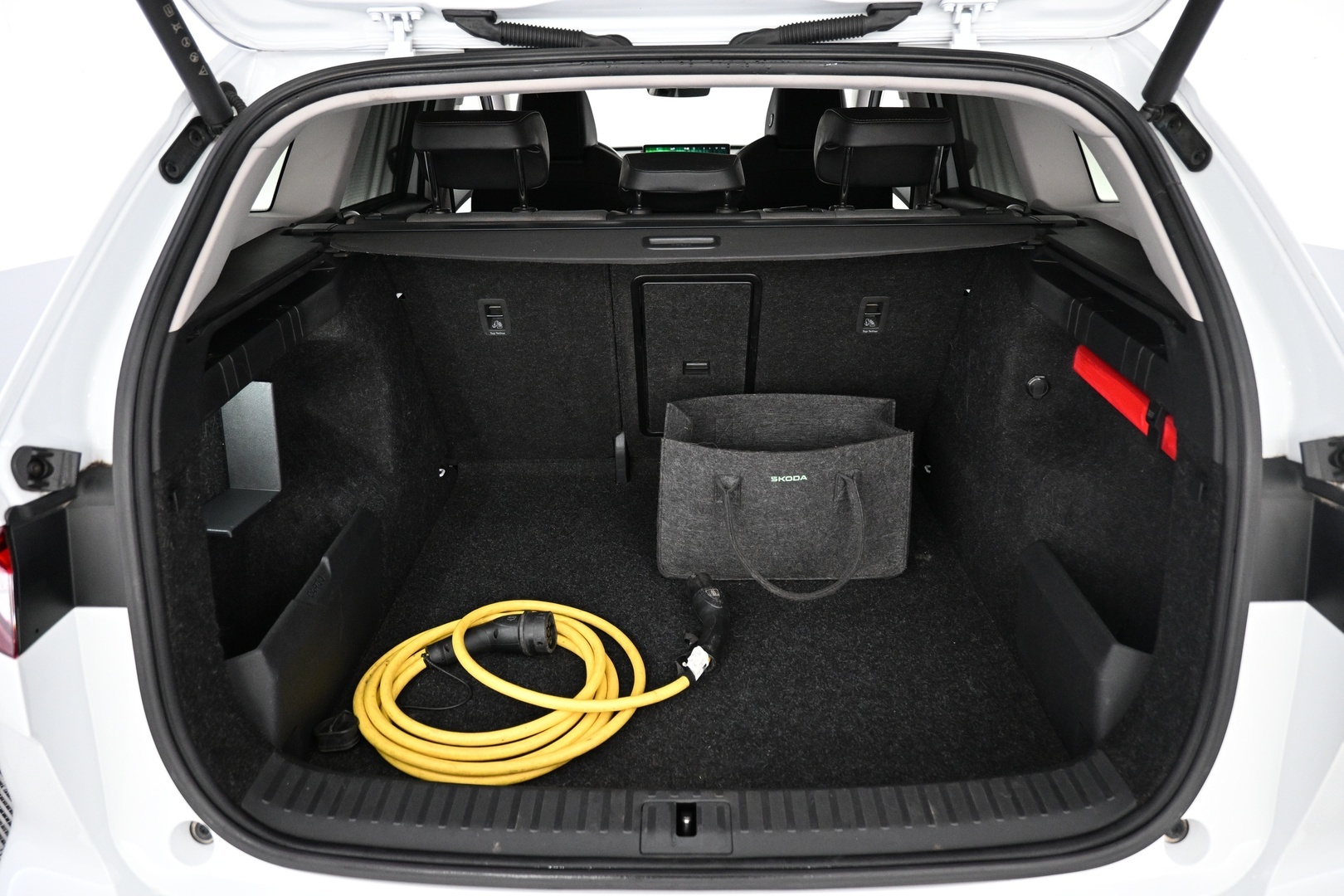 SKODA Enyaq 2024