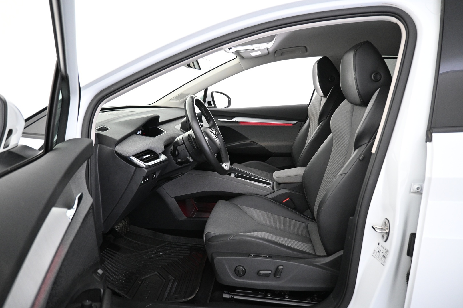 SKODA Enyaq 2024