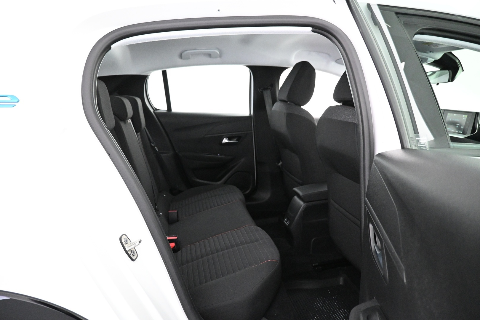PEUGEOT e-208 2022