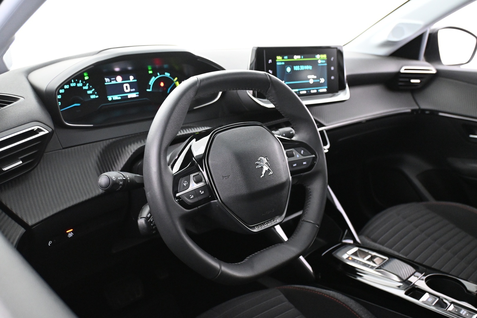 PEUGEOT e-208 2022