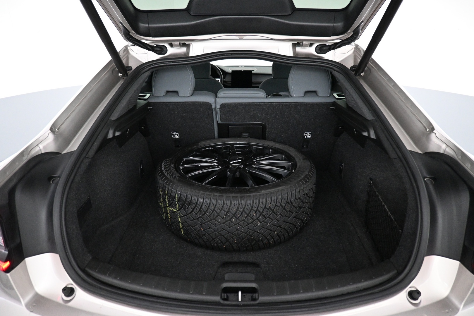 POLESTAR 2 2024