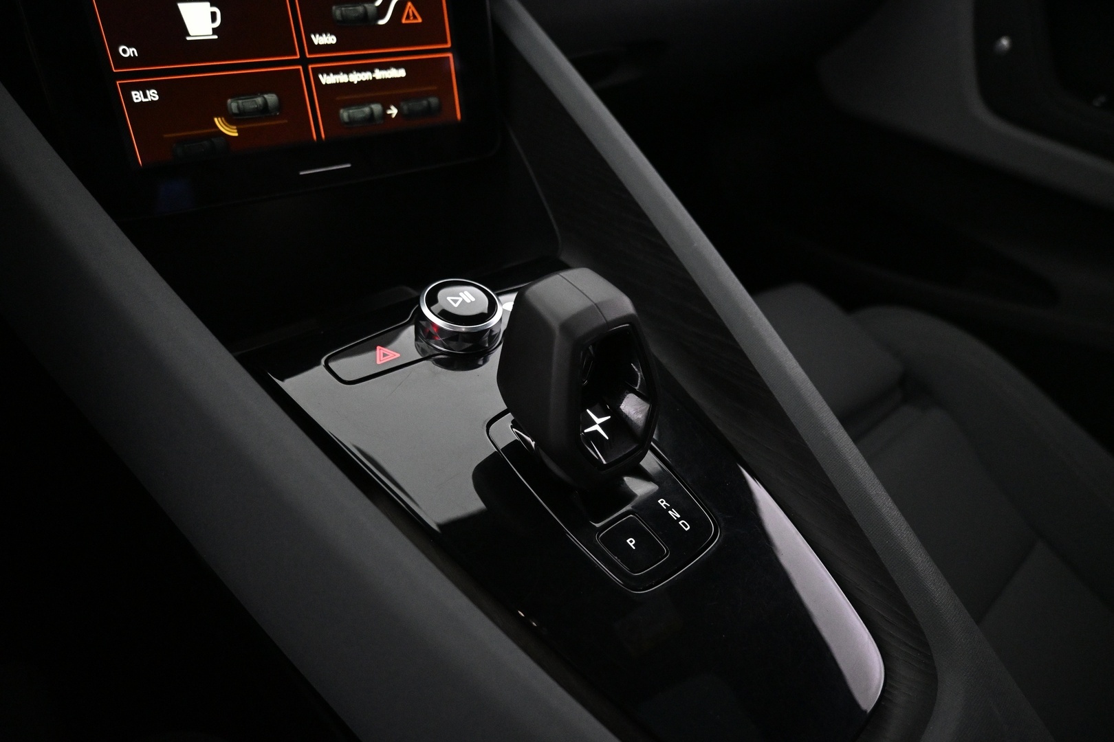 POLESTAR 2 2024