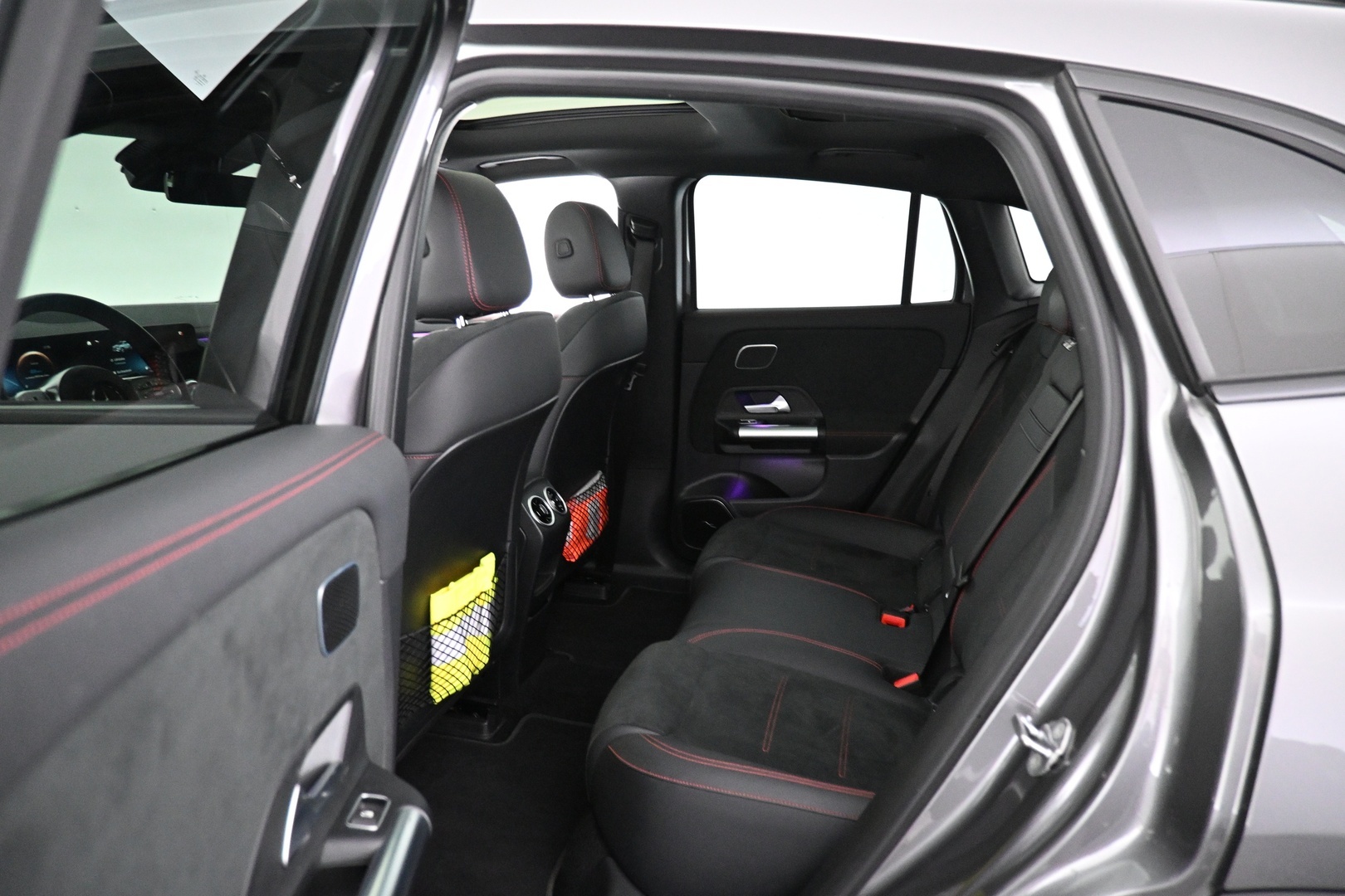 MERCEDES-BENZ EQA 2023