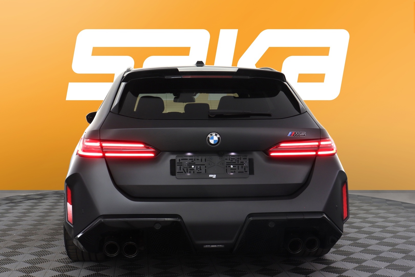 BMW M5 2025