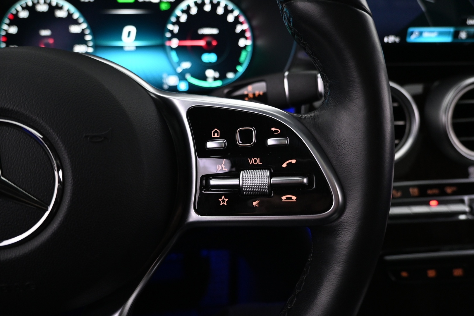 MERCEDES-BENZ GLC 2021