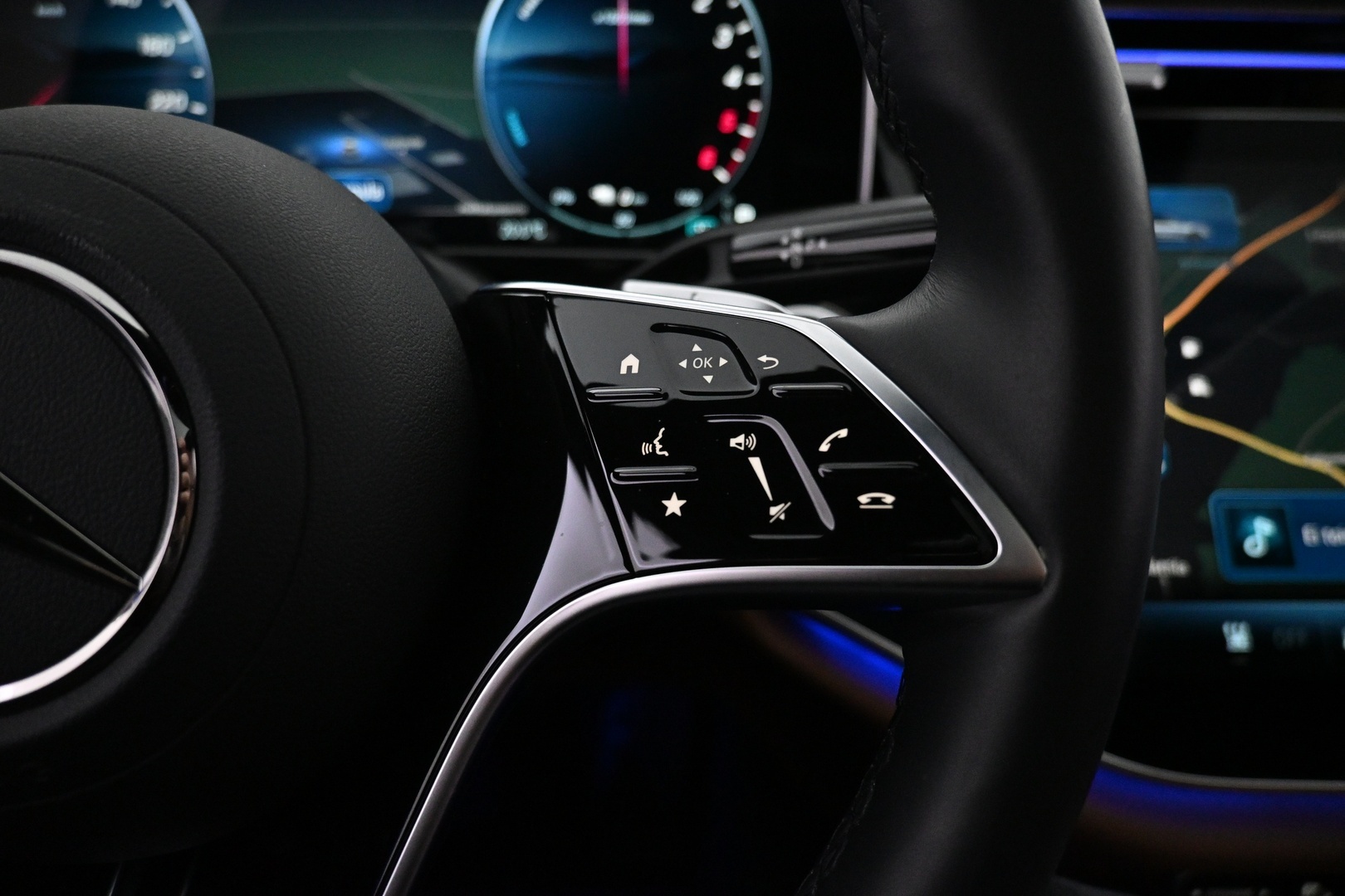 MERCEDES-BENZ E 2025