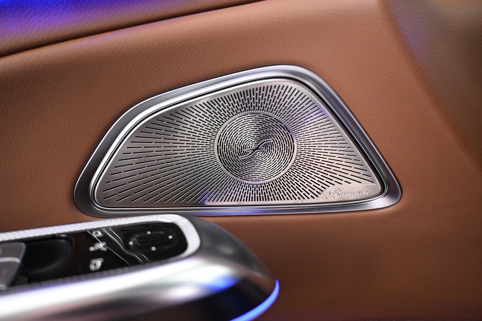 MERCEDES-BENZ E 2025