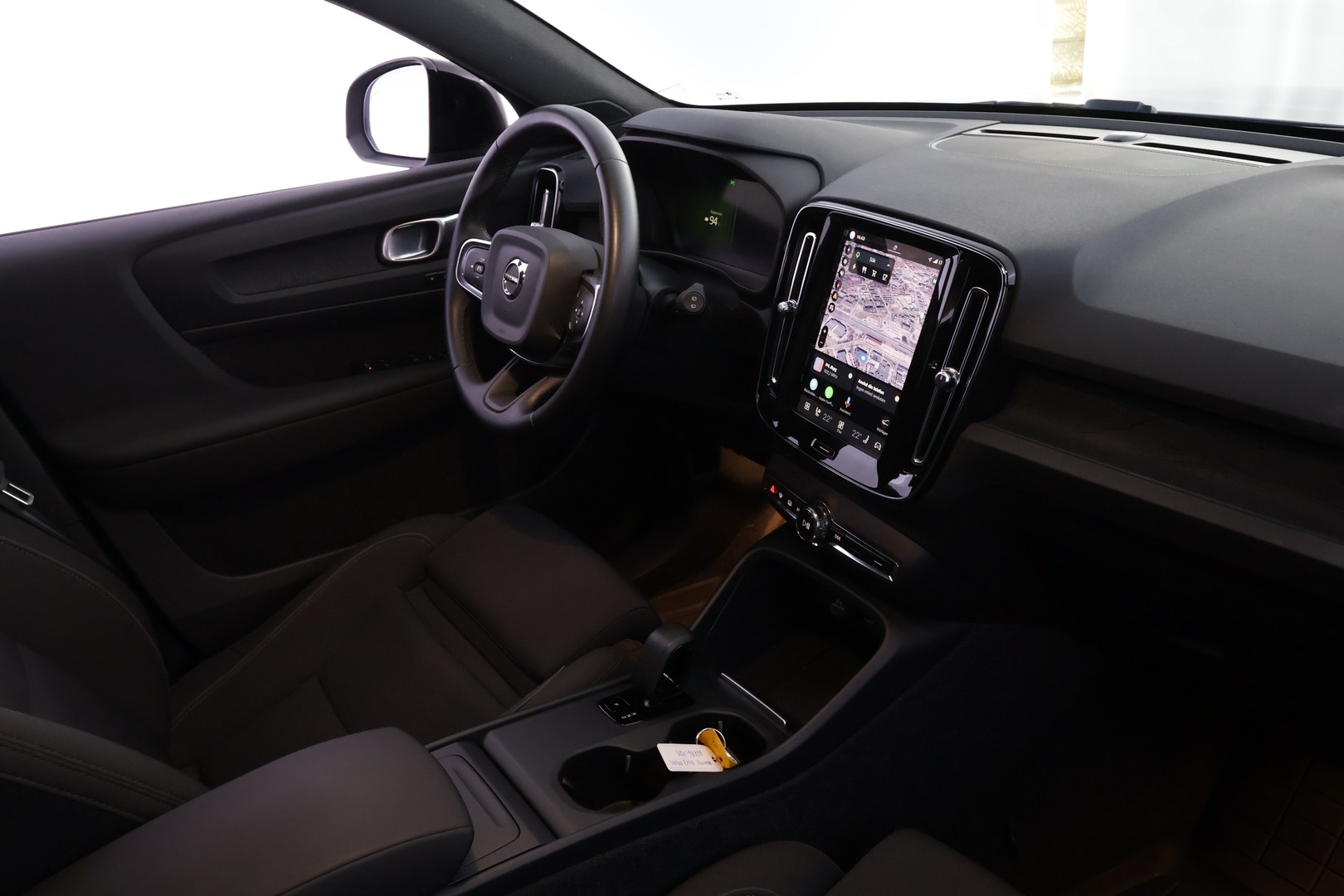 VOLVO EX40 2025