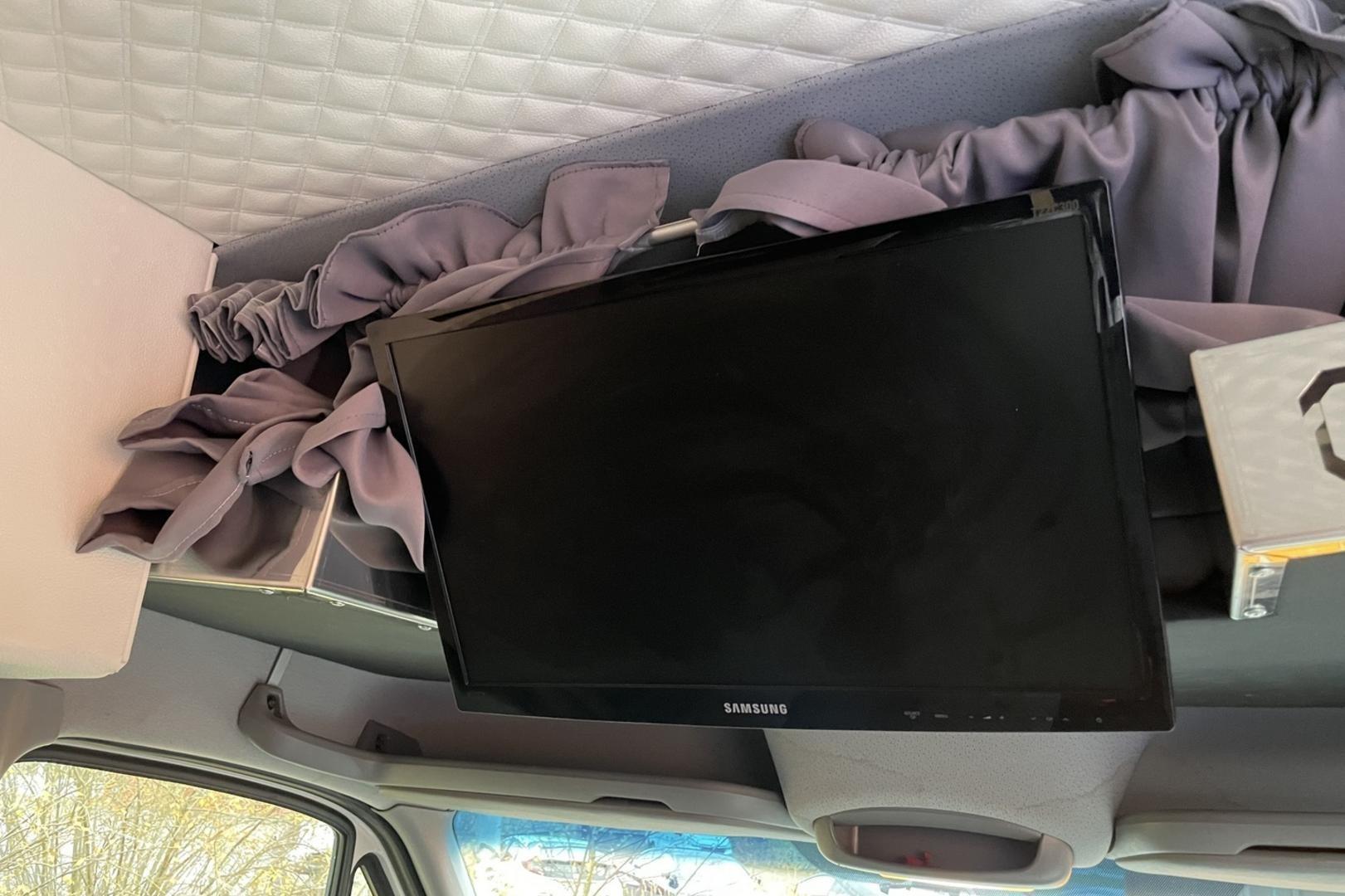 VOLKSWAGEN Crafter 2013