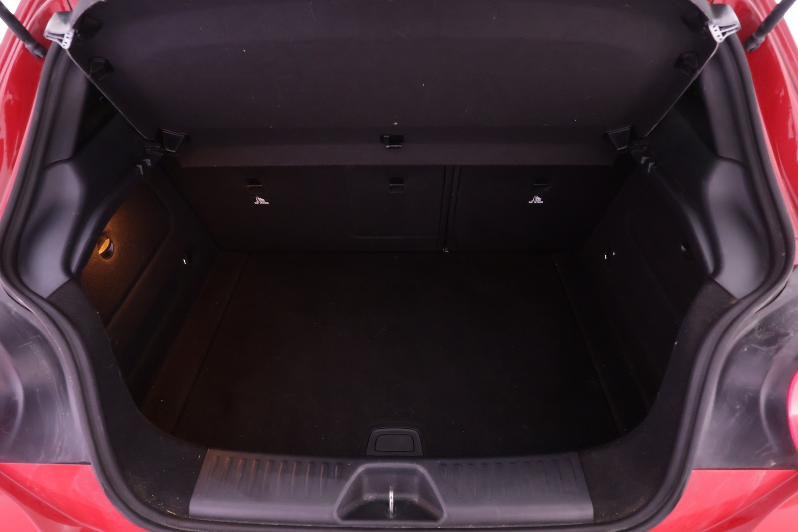MERCEDES-BENZ A 2016