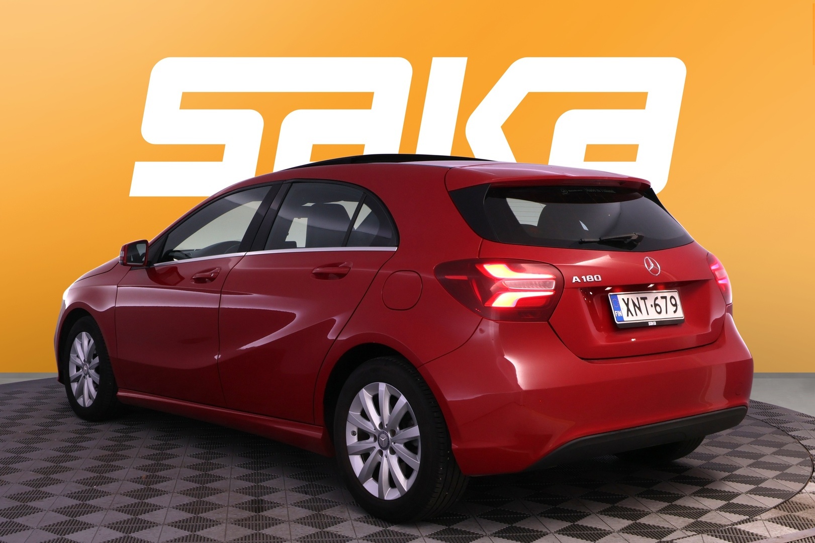 MERCEDES-BENZ A 2016