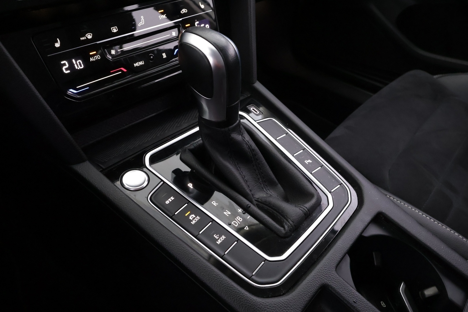 VOLKSWAGEN Passat 2021