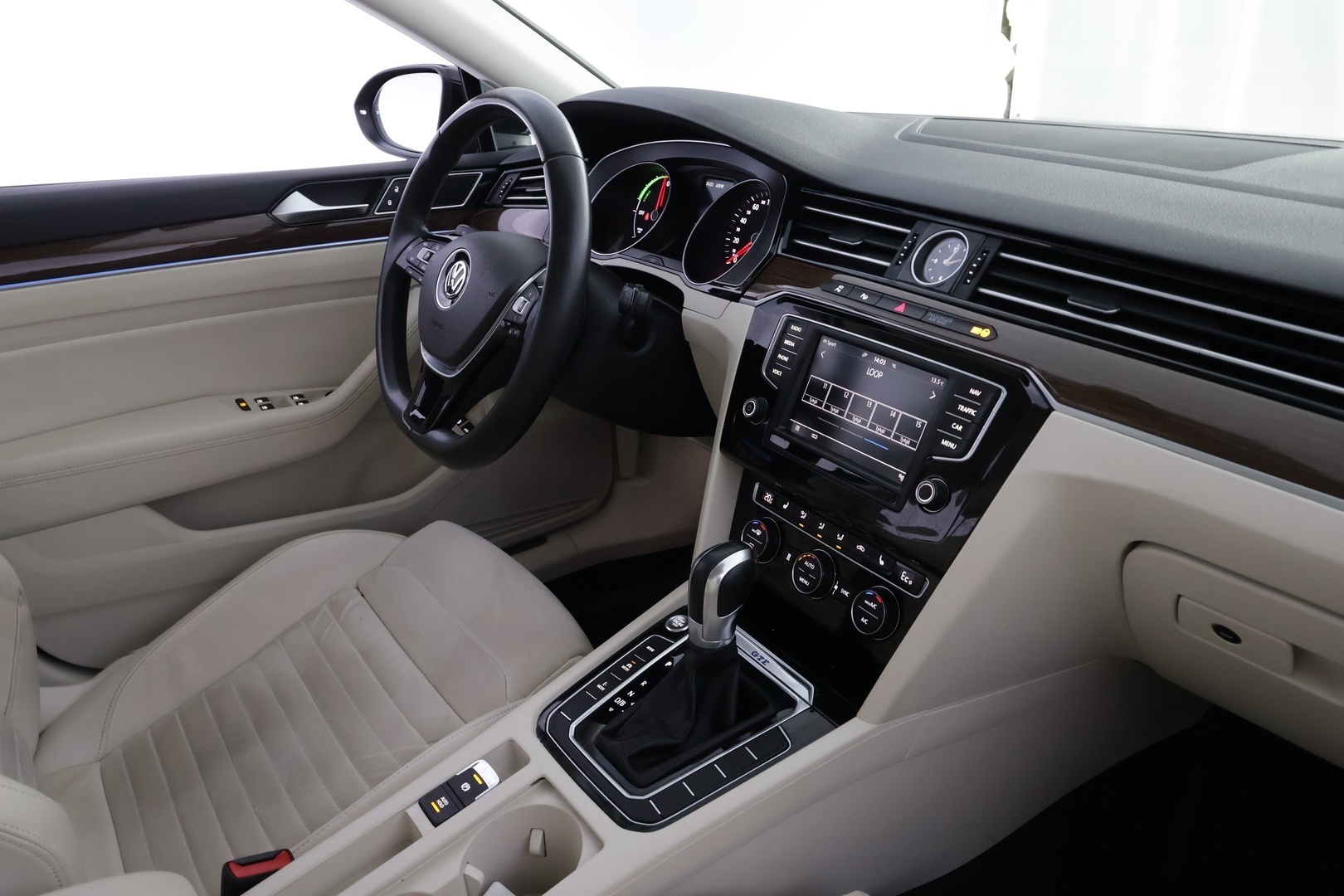 VOLKSWAGEN Passat 2017