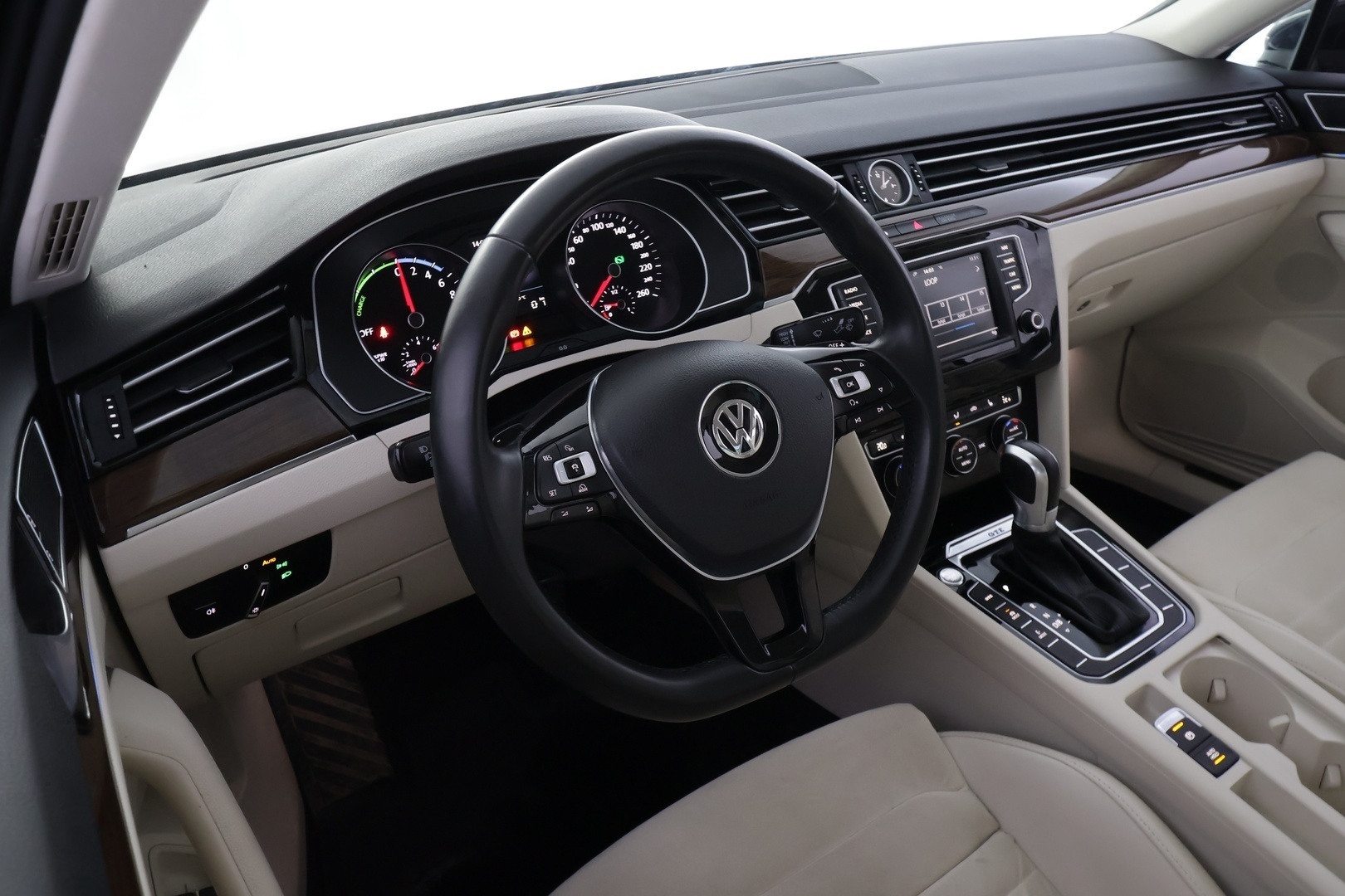 VOLKSWAGEN Passat 2017