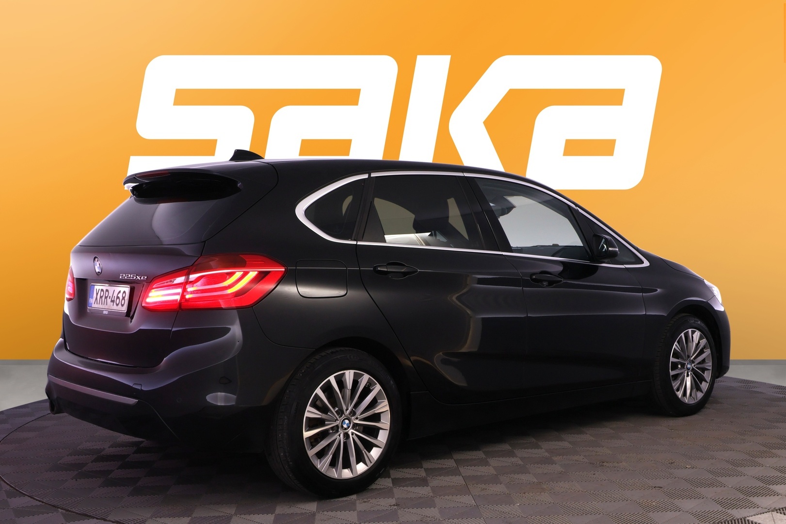 BMW 225 2021