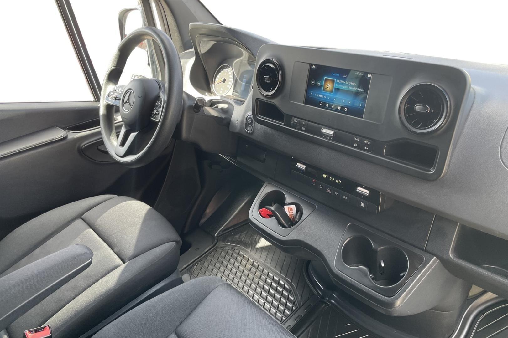 MERCEDES-BENZ Sprinter 2023