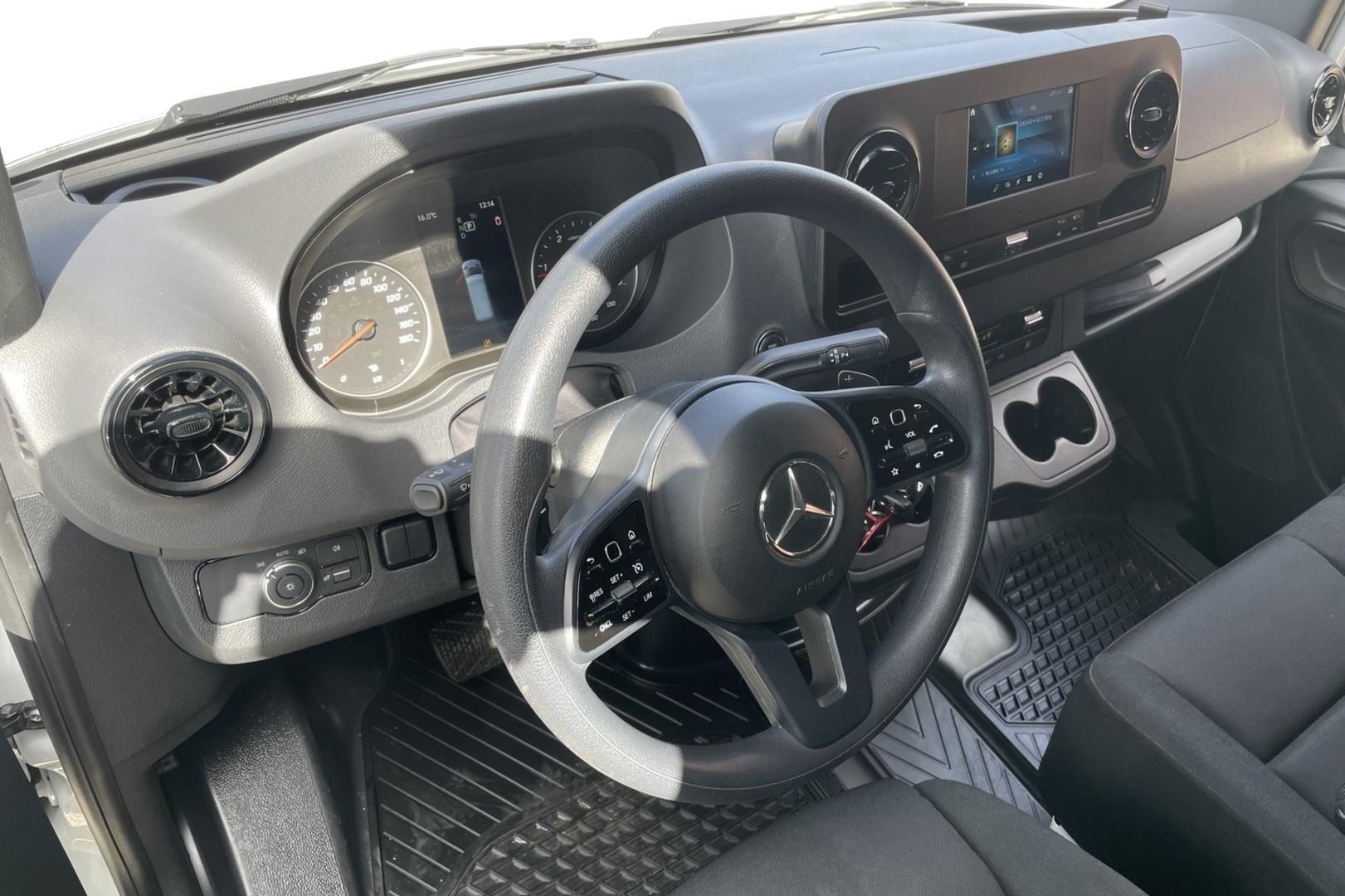 MERCEDES-BENZ Sprinter 2023