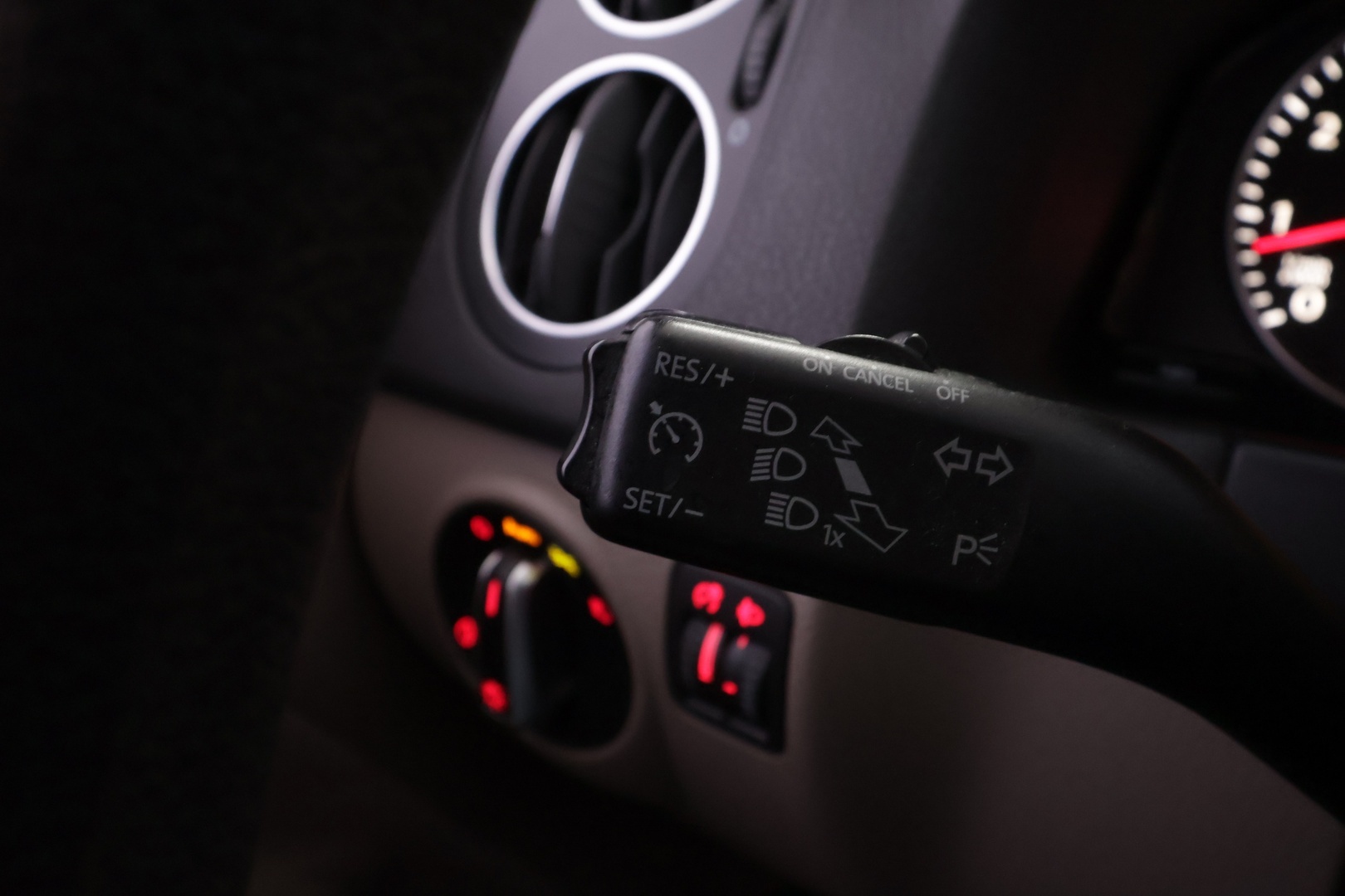 VOLKSWAGEN Golf Plus 2012