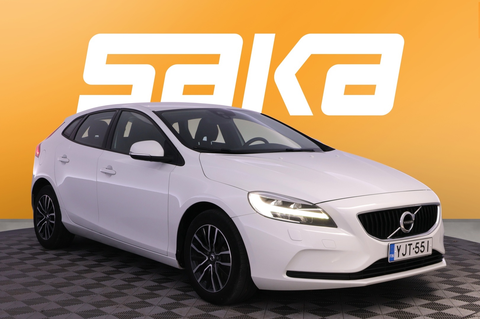 VOLVO V40 2017