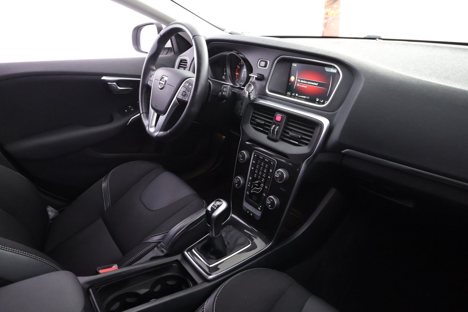 VOLVO V40 2017