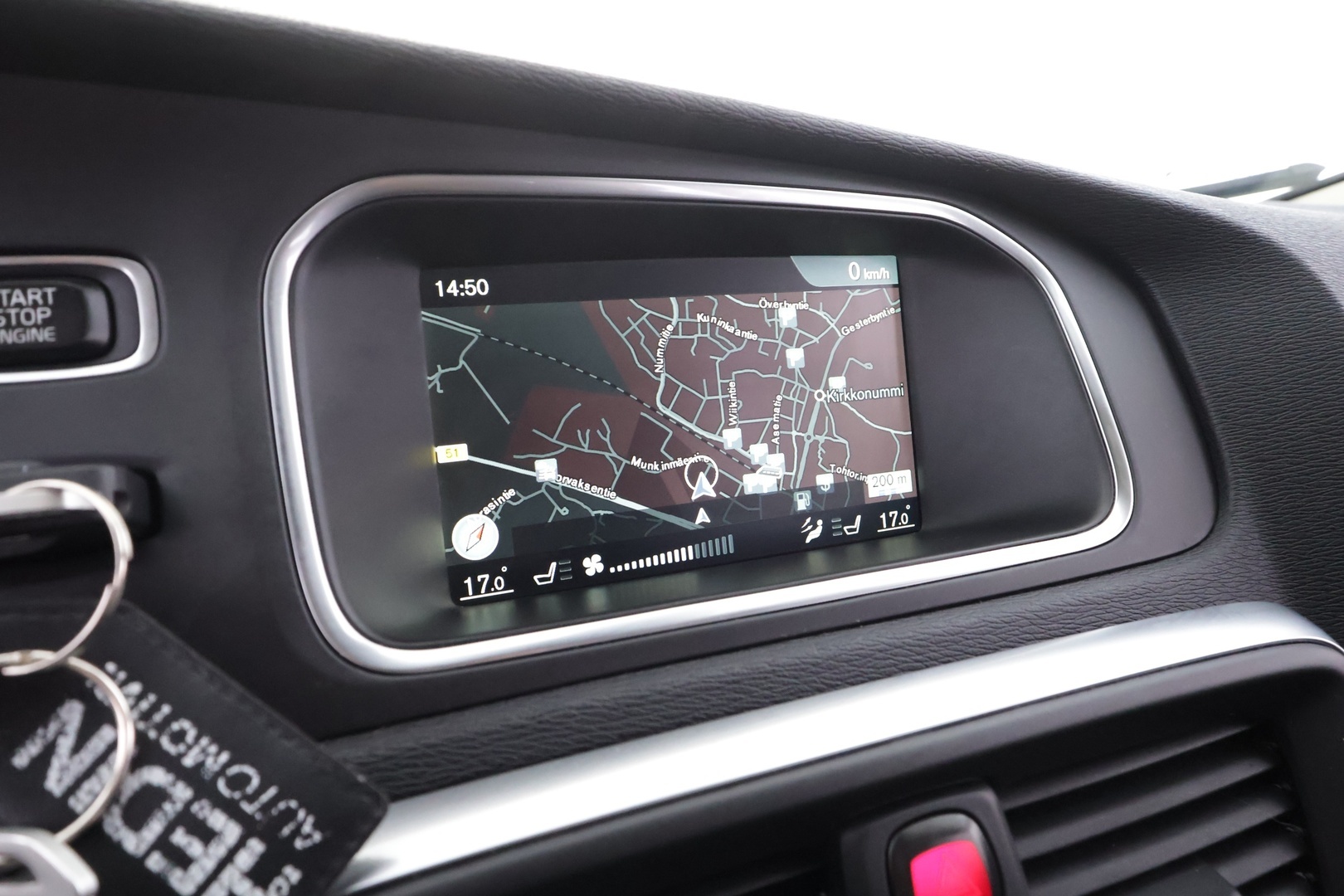 VOLVO V40 2017