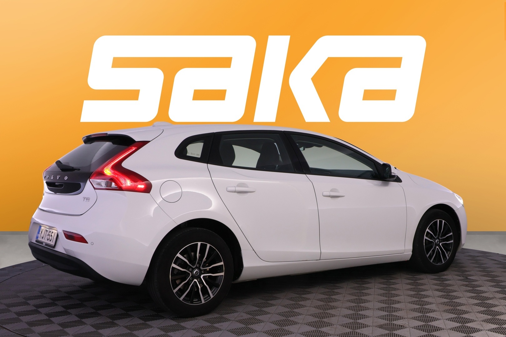 VOLVO V40 2017