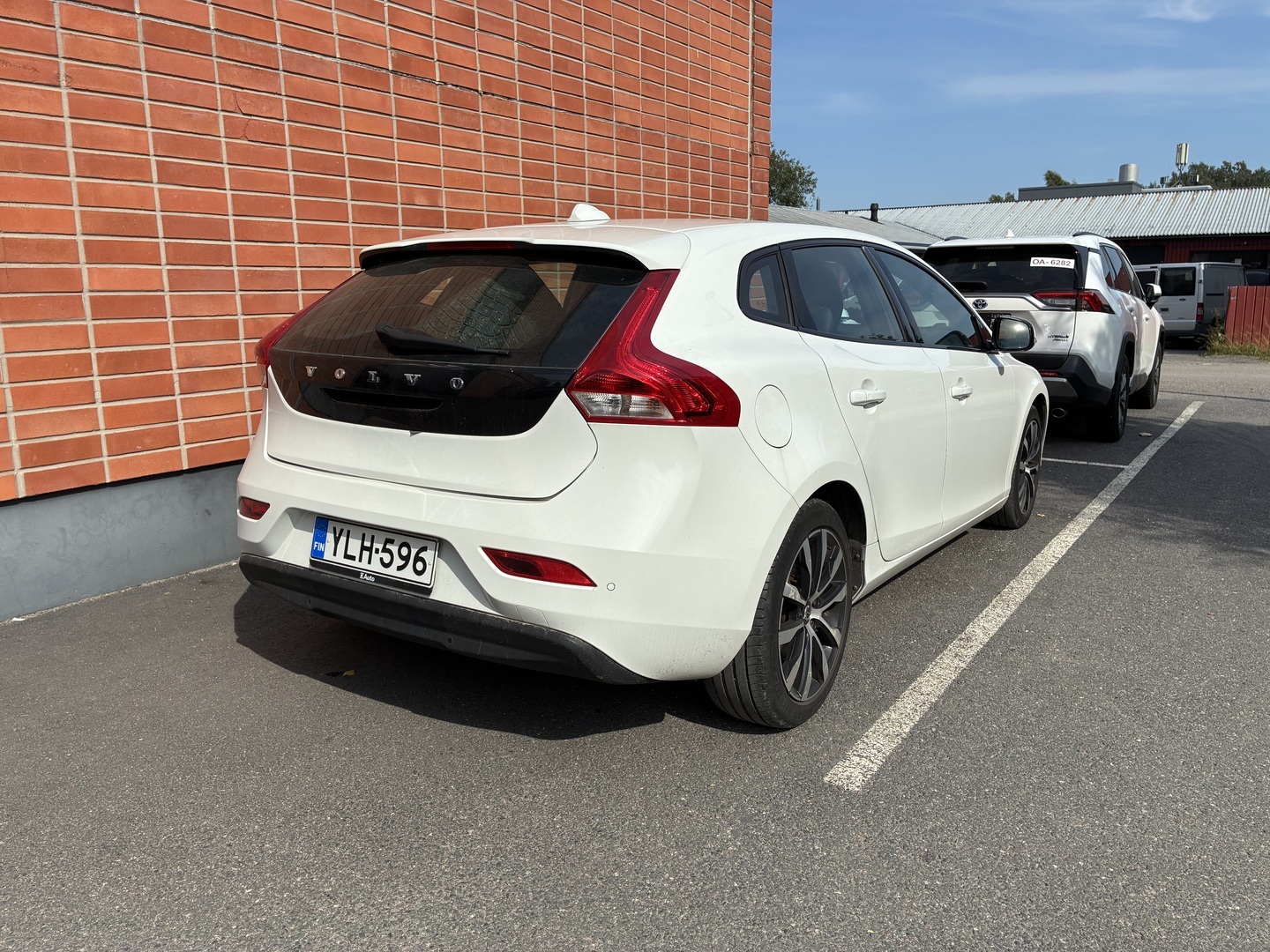 VOLVO V40 2019