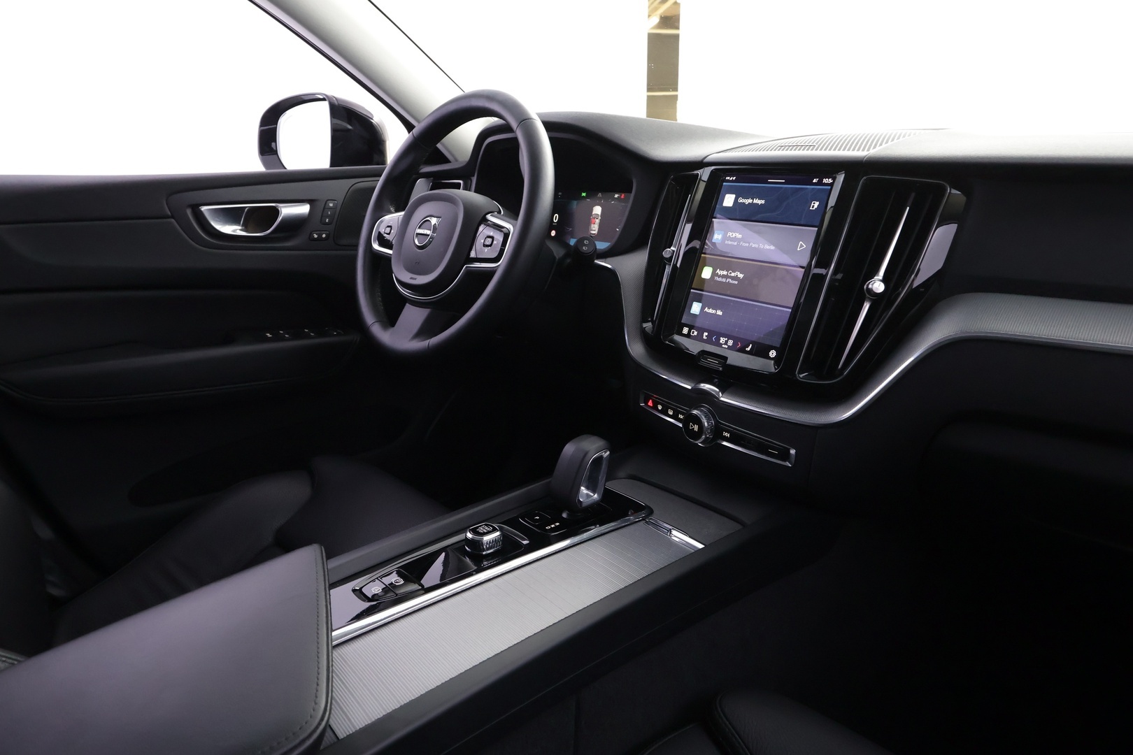 VOLVO XC60 2023