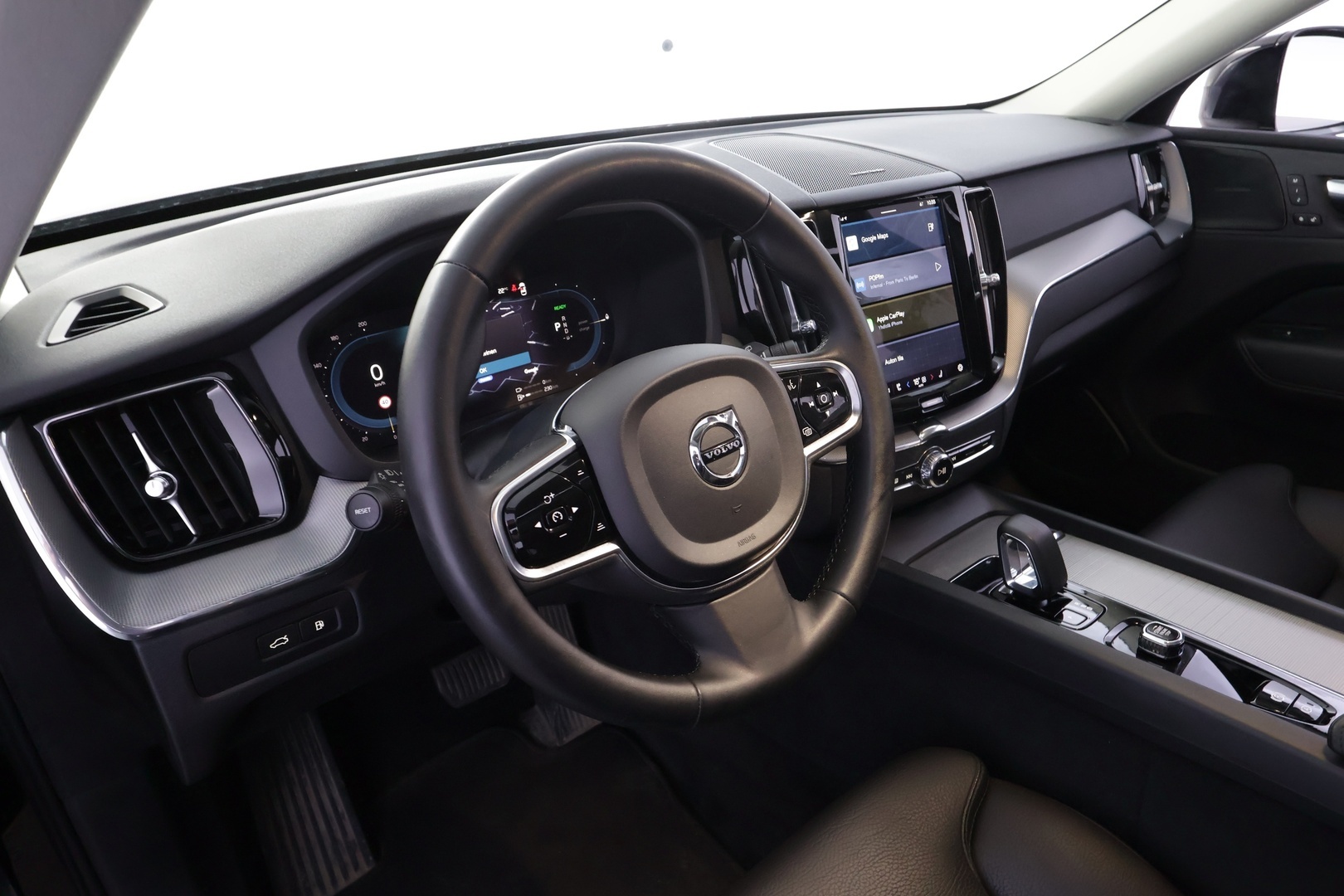 VOLVO XC60 2023