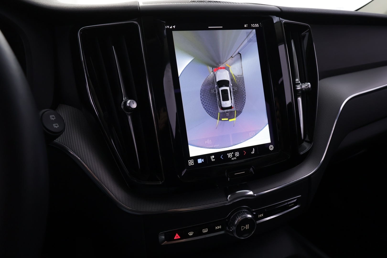 VOLVO XC60 2023